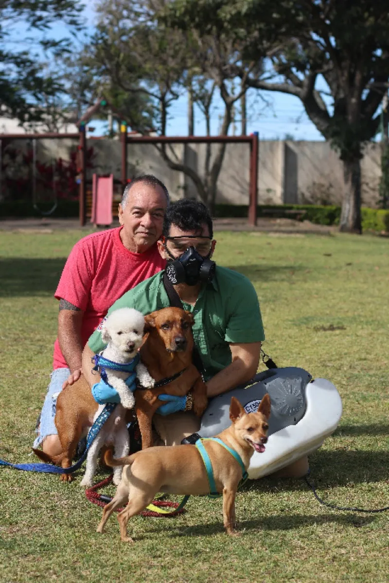 Eduardo Molina y su padre, socios fundadores de Trumix, empresa de control de plagas en Costa Rica